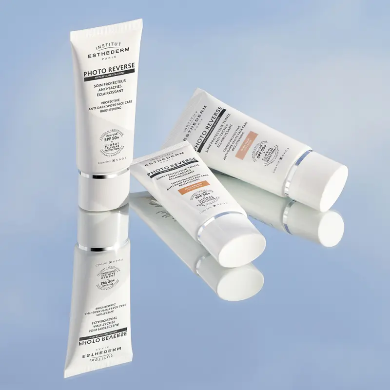 Photo Reverse fényvédő hiperpigmentált bőrre SPF50+ közepes bézs 50 ml