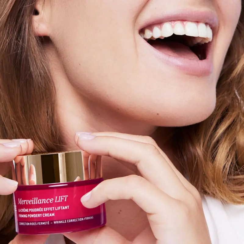 Merveillance Lift Nappali Púderes Krém (50 ml)