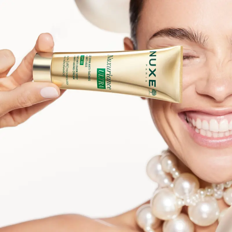 Nuxuriance Ultra Pigmentfolt halványító anti-aging nappali arckrém SPF30 (50 ml)