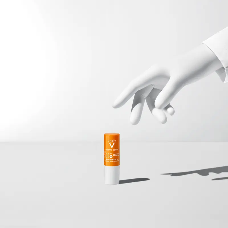 Ideal Soleil Napvédő stift érzékeny területekre SPF 50+ (9 g)